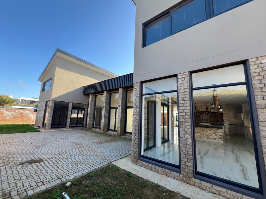 5 Bedroom Property for Sale in Royalston Residential Estate and Wildlife Reserve Eastern Cape
